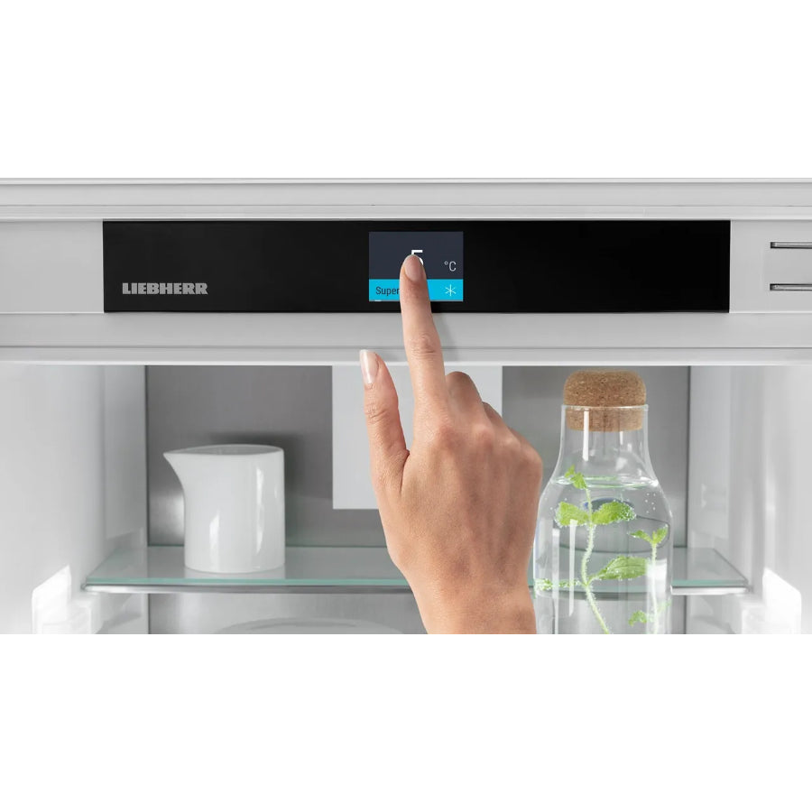 Congelador Integrable Con NoFrost y IceTower Liebherr 213Lts 60cm